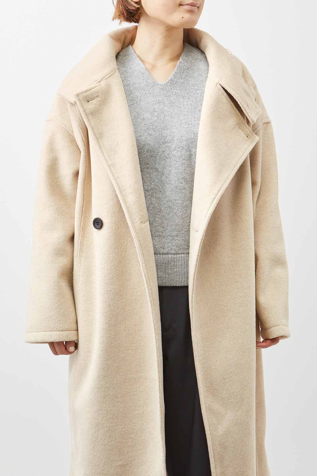 WEB限定お買い得商品|IEDIT[イディット]　ニュアンスカラーが抜け感のある スタンドカラーロングコート〈エクリュベージュ〉|前を開けたら、こなれ感のあるラフな着こなしに。