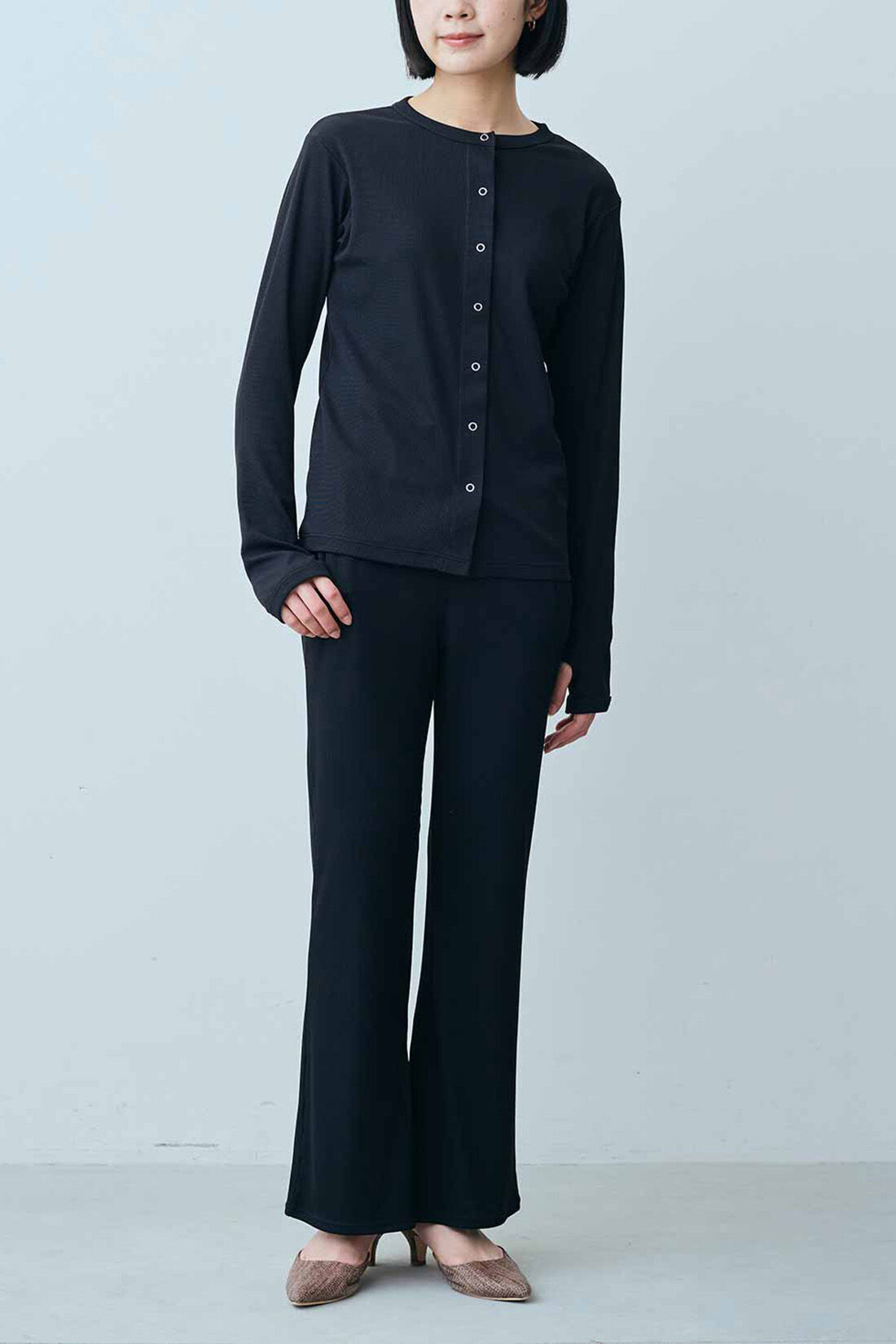 WEB限定お買い得商品|IEDIT[イディット]　福田麻琴さんコラボ リブ素材のラッシュガードカーディガン〈ブラック〉|モデル身長：164cm　着用サイズ：M