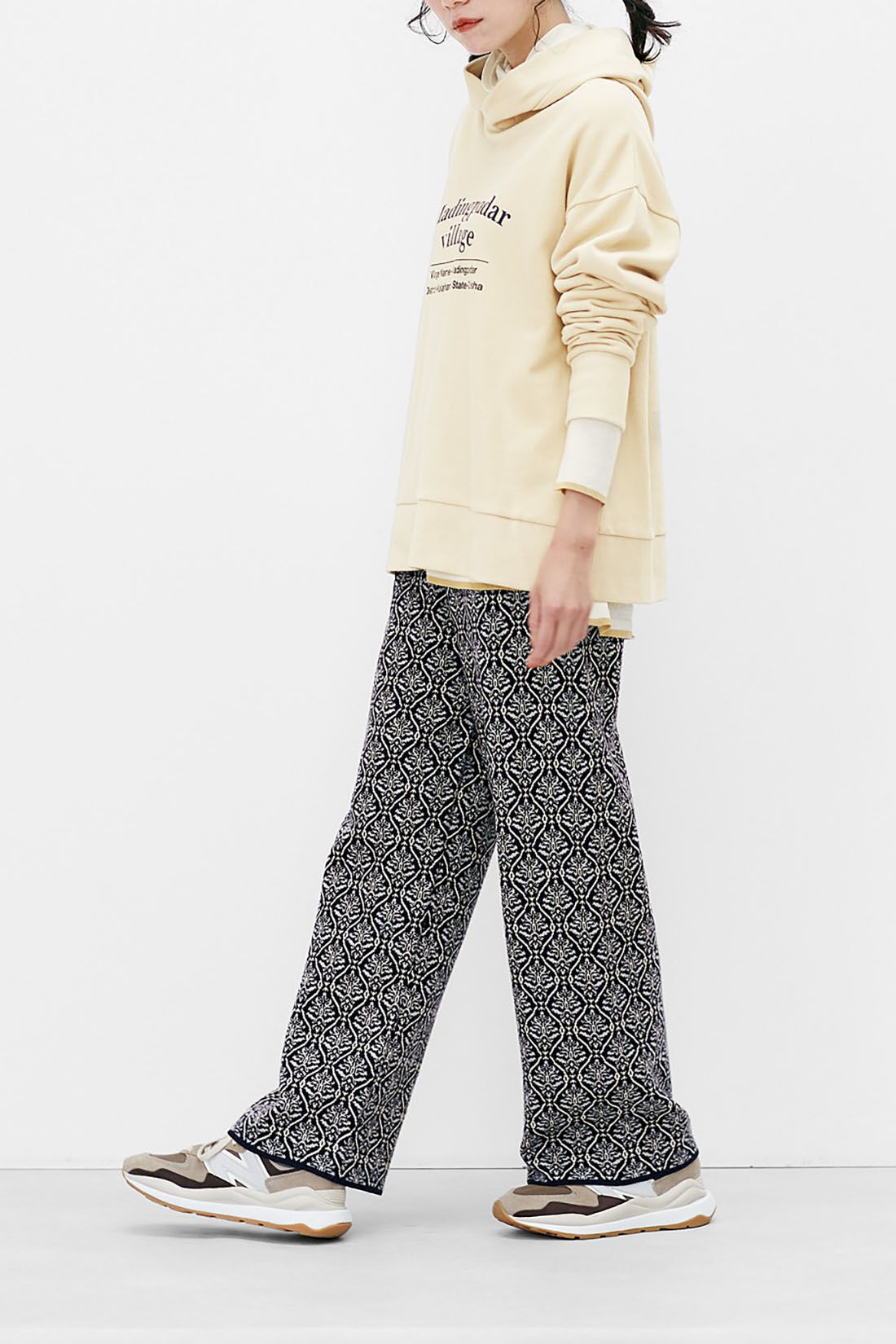 Real Stock|Live love cotton（R）プロジェクト　リブ イン コンフォート　上品カジュアルをつくる　ヴィレッジロゴフーディー〈ベージュ〉