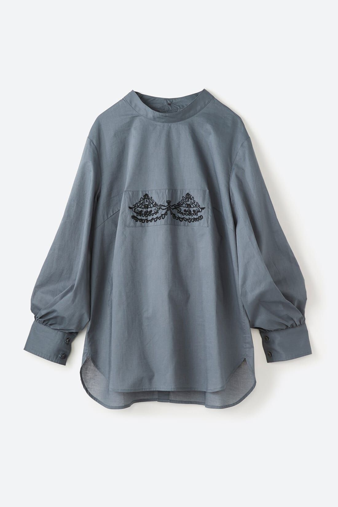 Real Stock|ｈａｃｏ！　上品な刺繍がまるでレースのよう　オーガニックコットンの袖ぽんわりブラウス　ｆｒｏｍ　Ｓｔｉｔｃｈ　ｂｙ　Ｓｔｉｔｃｈ〈グレイッシュブルー〉