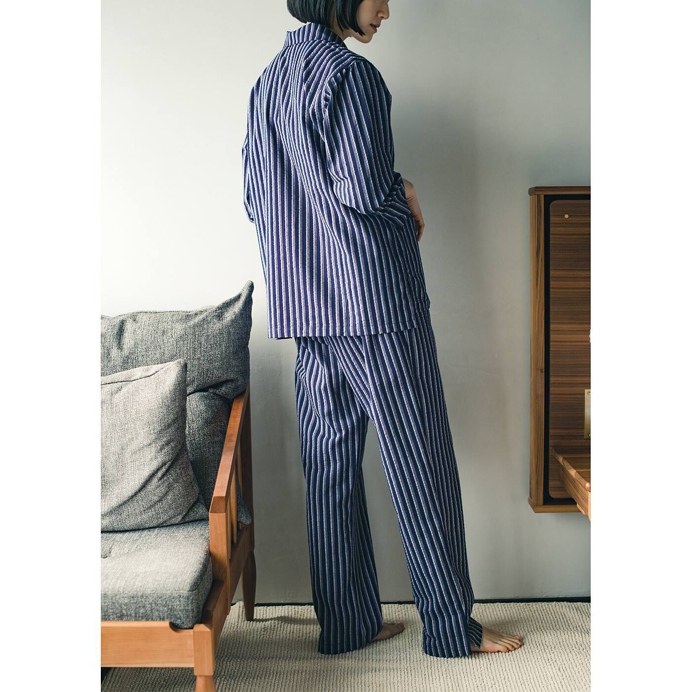 Real Stock|el:ment　おうちと眠りの時間を心地よく　綿100％サッカー生地のタートルネックウェアセット〈アイボリー×ライトネイビー〉|これは参考画像です。お届けするカラーとは異なります。