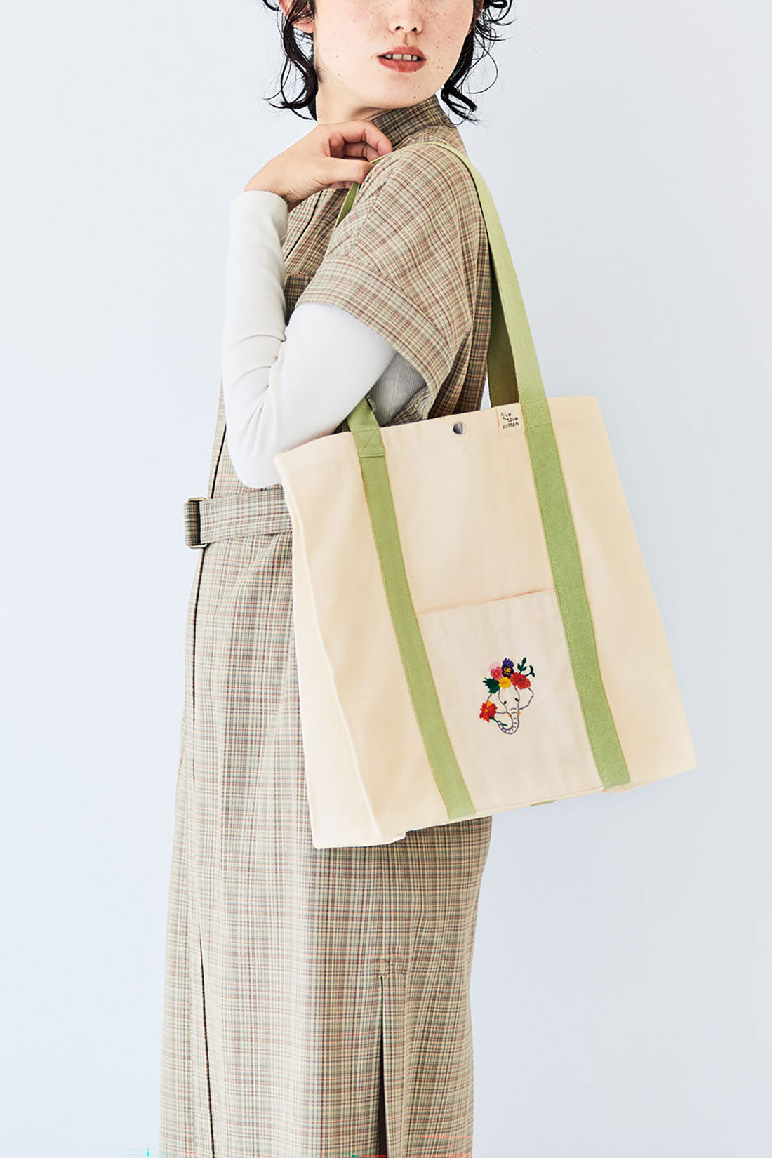 Real Stock|リブ イン コンフォート　Live love cotton project　お花を紡いで笑顔がつながる　象さん刺しゅうのトートバッグ