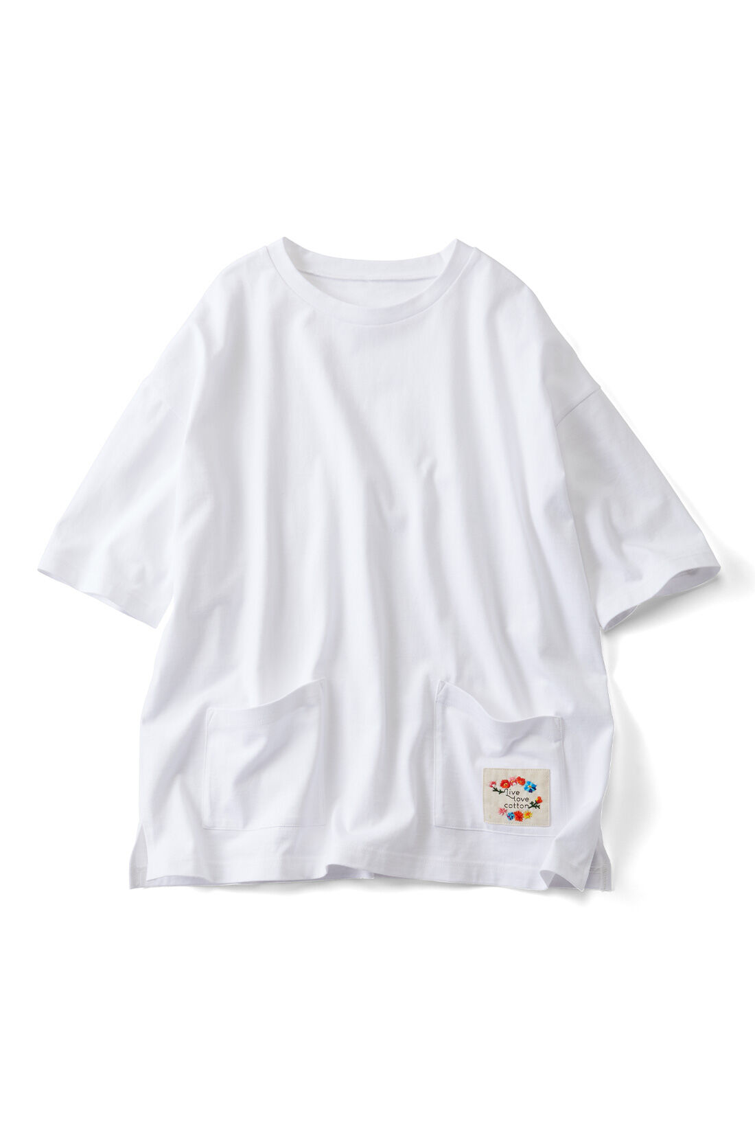 Real Stock|Live love cotton（R）プロジェクト リブ イン コンフォート インドの刺しゅうガールズとつくった つながるフラワー オーガニックコットンポケットTシャツ〈ホワイト〉|ホワイト