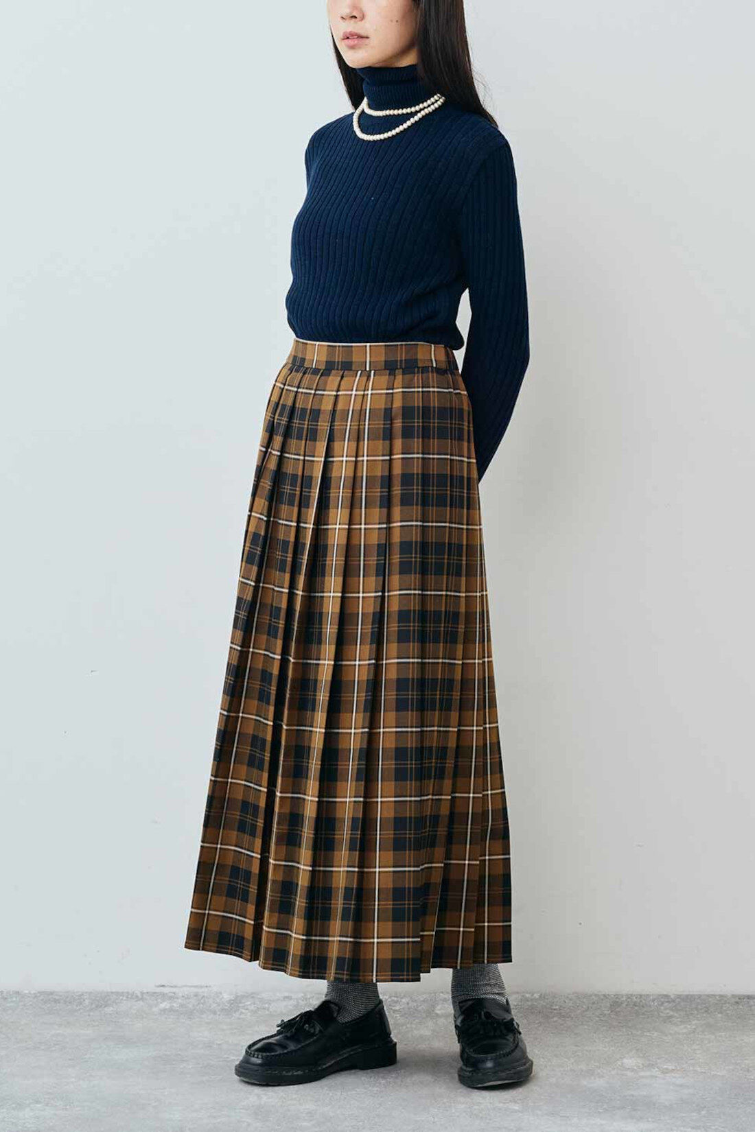 Real Stock|THREE FIFTY STANDARD　Peter MacArthur ブラウンチェックのプリーツスカート|モデル身長：163cm　着用サイズ：M