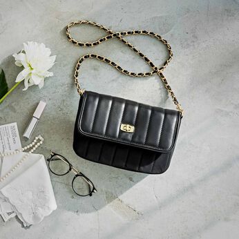 Real Stock | キルティングチェーンバッグ〈ブラック〉ＩＥ