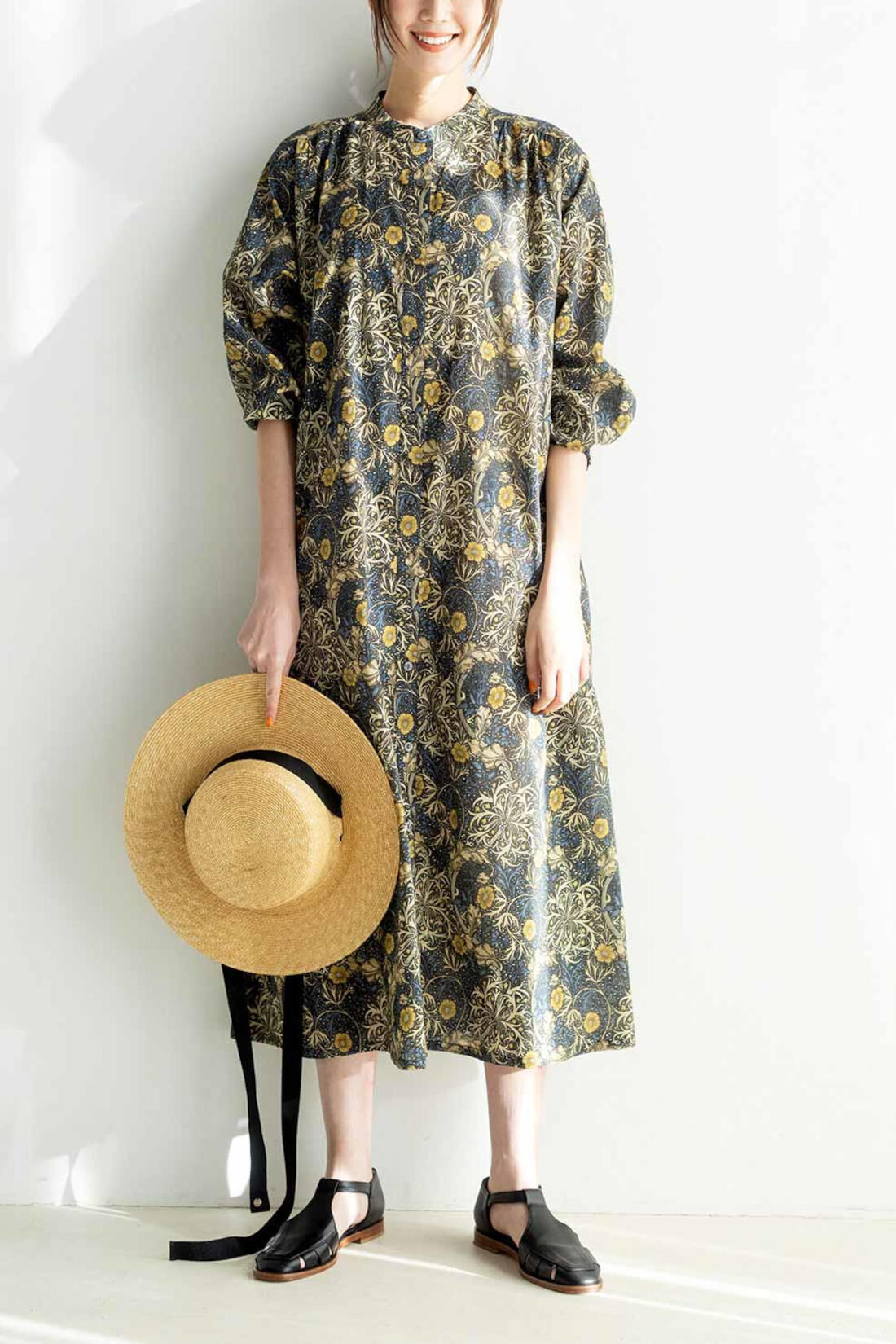 Real Stock|【3～10日でお届け】リブ イン コンフォート 大人モリスの世界 「モリス シーウィード」柄が軽やかにゆれるコットンワンピース〈ブルー〉