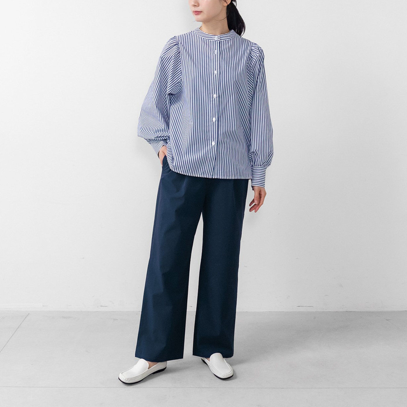 Real Stock|ラミプリュス　隠しメッシュでむれにくい！ やわらかストレッチ撥水（はっすい）生地のオトナきれいめパンツ〈オフホワイト〉|これは参考画像です。お届けするカラーとは異なります。