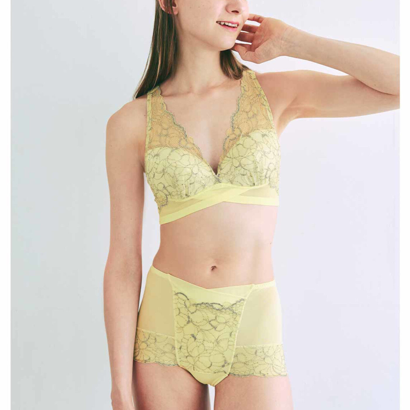 Real Stock|肩甲骨をらくらく意識で背筋ピン！ ヨガ気分ブラ〈フローラルレース〉〈レモン〉