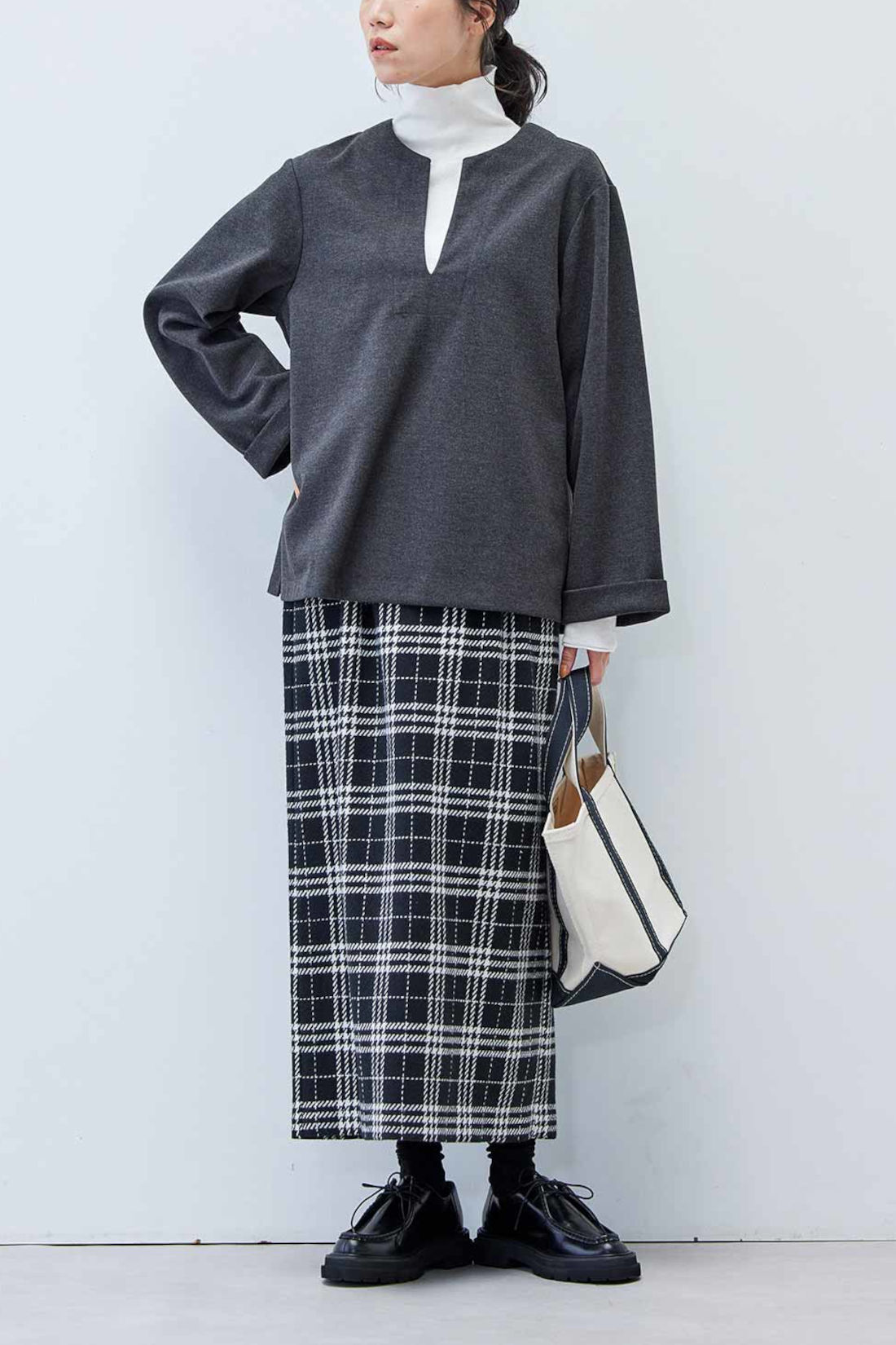 Real Stock|リブ イン コンフォート 吸湿発熱コットン素材のやわらかほか綿タートルニットトップス〈グリーン〉|これは参考画像です。お届けするカラーとは異なります。