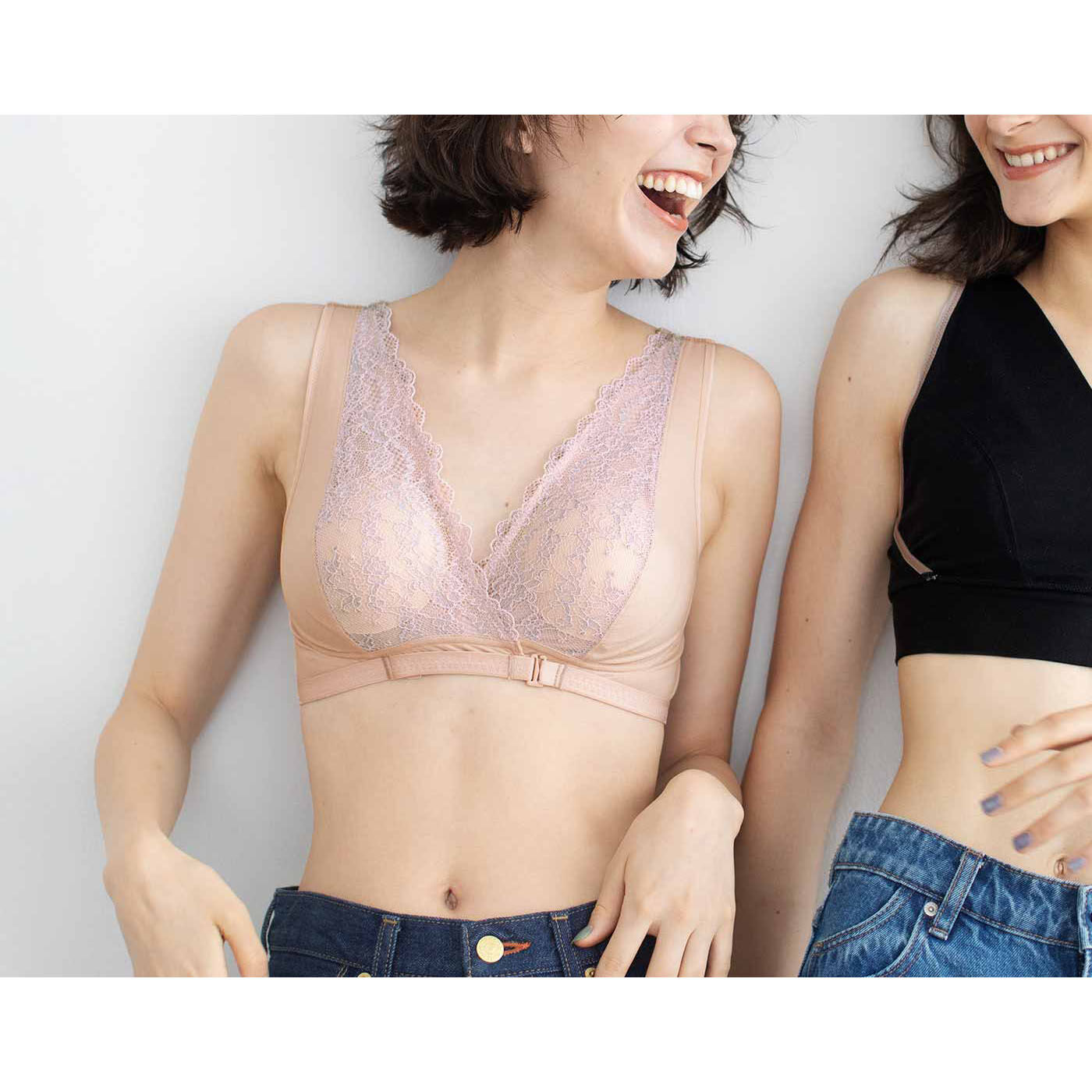 Real Stock|ピンクリボン×すべての女性へ 前向きな気持ちを応援する フロントオープンブラ〈ブルーレース〉|これは参考画像です。お届けするカラーとは異なります。