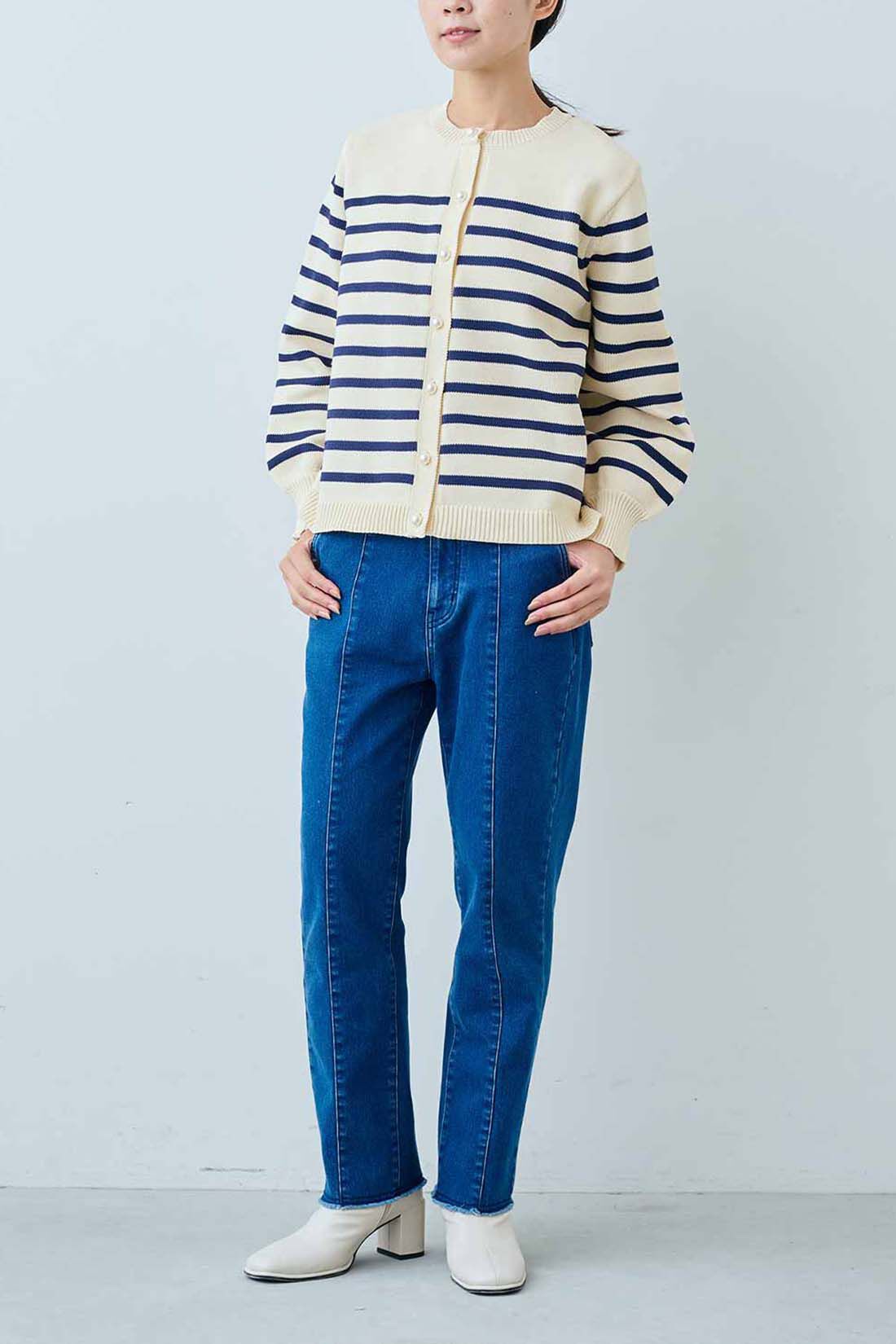 Real Stock|IEDIT[イディット]　ハンサムカラーを楽しむ 着映えデザインブルーニット〈カーディガン　アイボリー&times;ネイビーブルー〉|モデル身長：163cm　着用サイズ：M
