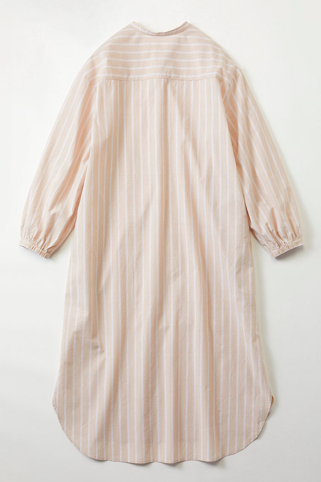 Real Stock|【3〜10日でお届け】Moredde　マタニティから産後も使える　ママによりそうワンピースパジャマ〈ベージュストライプ〉