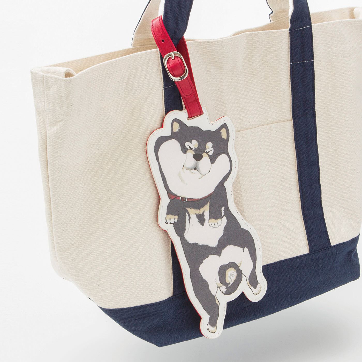 realstock [リアルストック]（Express BOX）|黒いの出ました！ 忠犬 SHIBA BLACK|ベルトから外しても使えます。　※ICカードなど貴重品を入れる場合は、かばんの内側に付けてください。