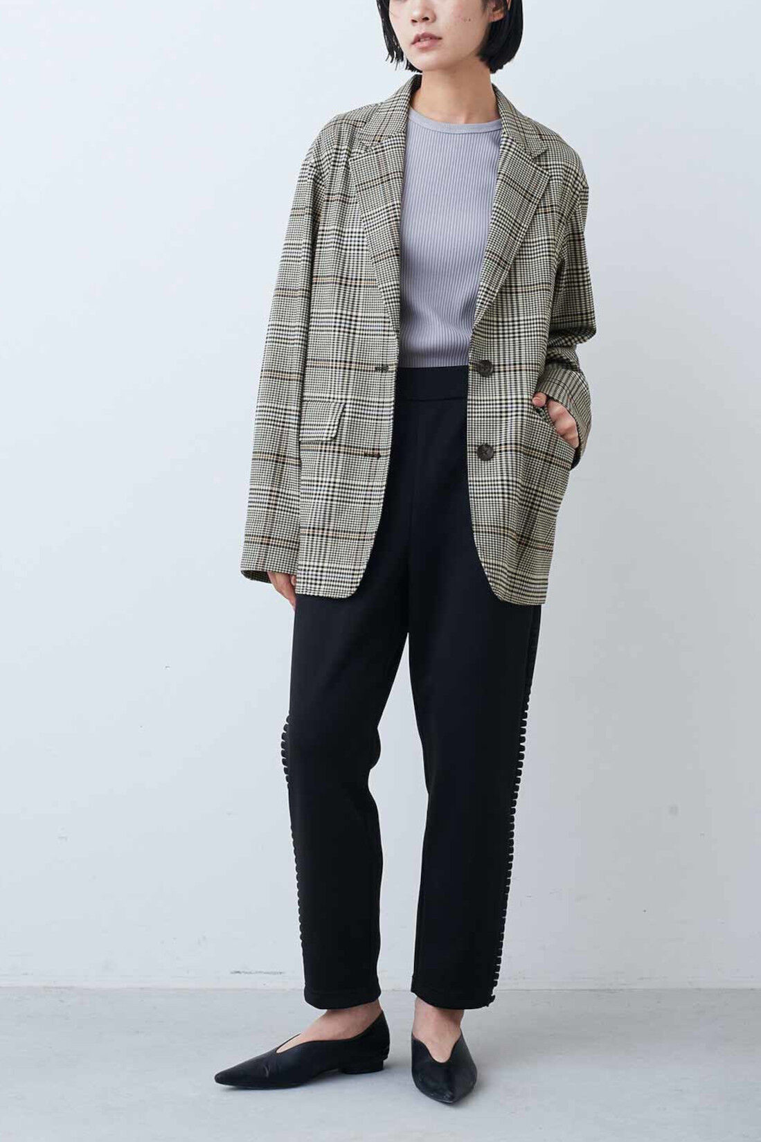 Real Stock|IEDIT[イディット]　抗菌防臭加工がうれしい きれい見えデザインリブカットソートップス〈ブルー〉|モデル身長：164cm　着用サイズ：M  これは参考画像です。お届けするカラーとは異なります。