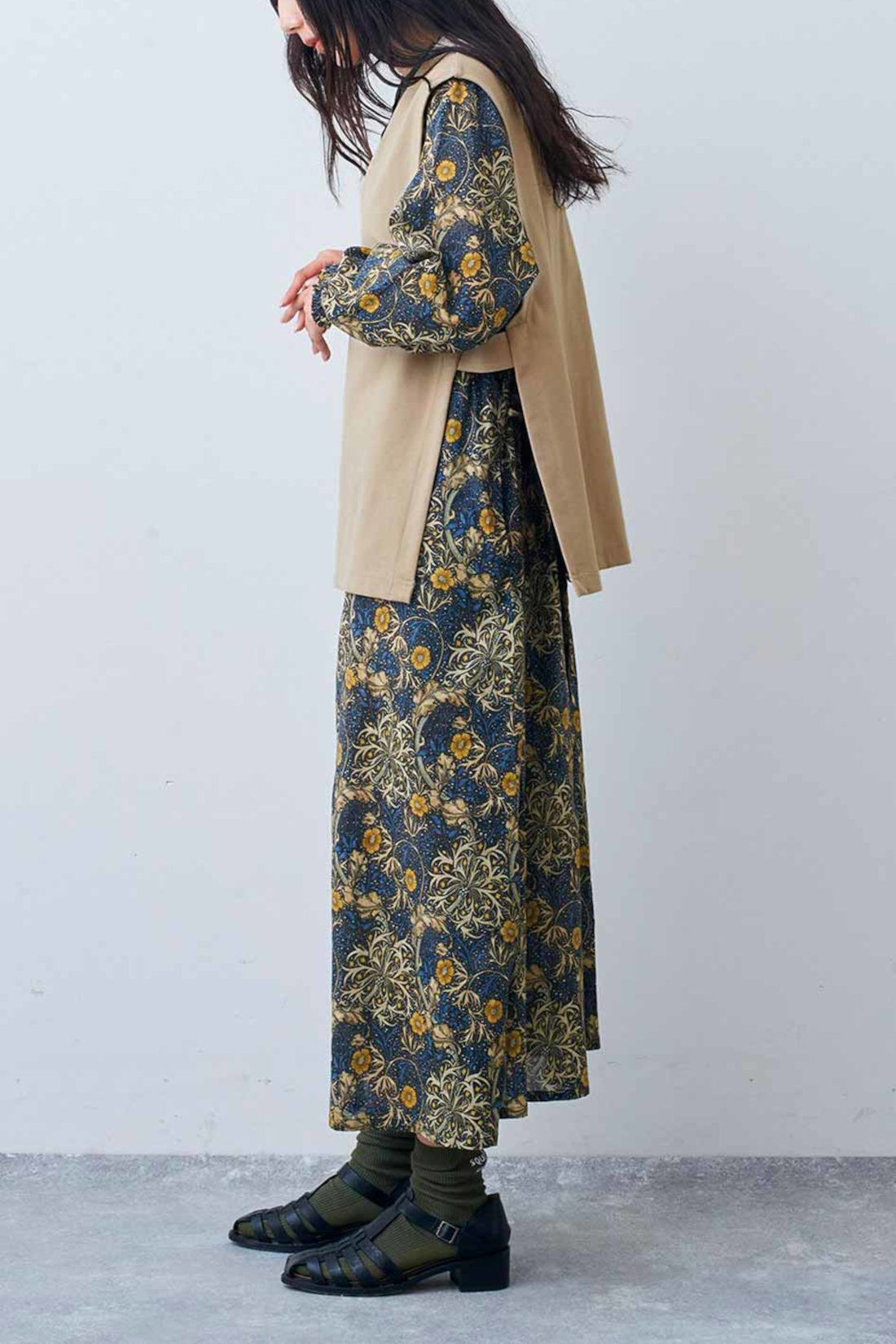 Real Stock|【3～10日でお届け】リブ イン コンフォート 大人モリスの世界 「モリス シーウィード」柄が軽やかにゆれるコットンワンピース〈ブルー〉