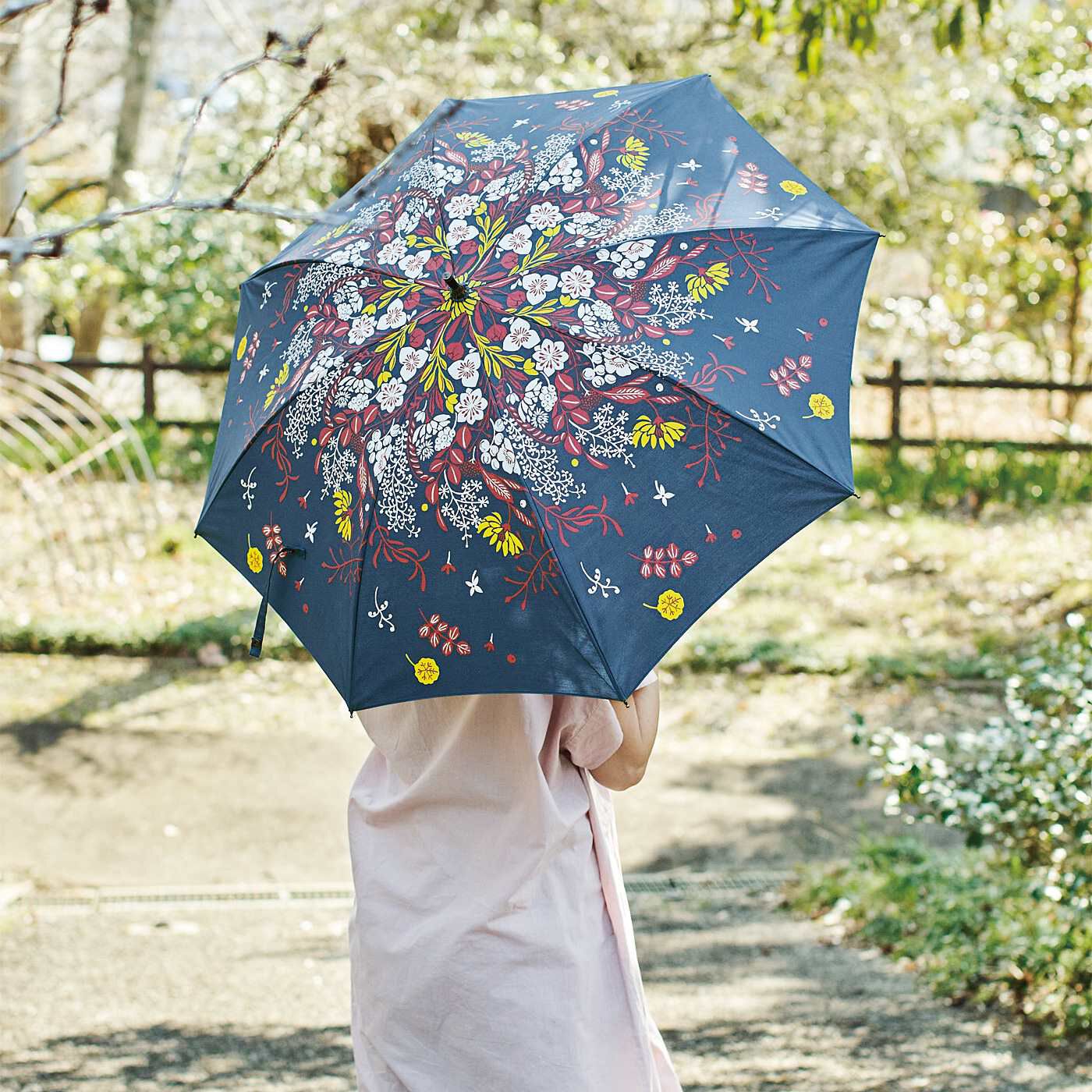 realstock [リアルストック]（Express BOX）|el:ment×山本祐布子　お花のブーケが舞い落ちる 熟練の傘職人さんが作る晴雨兼用傘〈ストーンネイビー〉