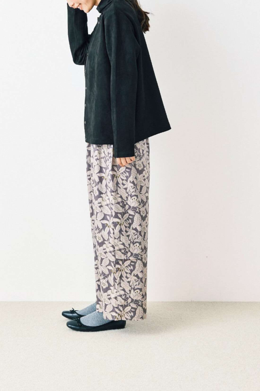 Real Stock|ａｎｄ　ｍｙｅｒａ　花まみれタックパンツ