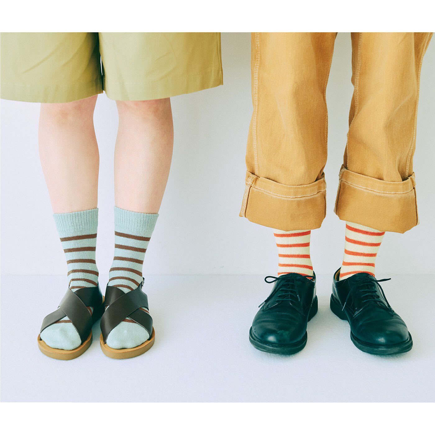 Real Stock|さらっとやわらかいはき心地　ざっくり編んだ綿麻素材の抗菌防臭ボーダー靴下〈レッド×ホワイト〉|つま先まですっきりしたデザインだから、サンダルに合わせるのもおすすめです。※これは参考画像です。