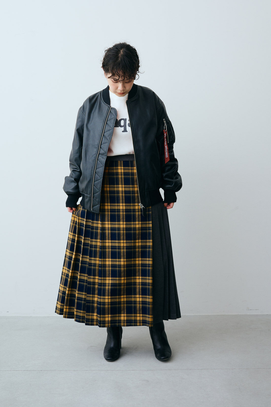 Real Stock|MEDE19F 〈SELECT〉【Alpha Industries】フェイクレザー MA-1|1.ブラック　モデル身長：157cm