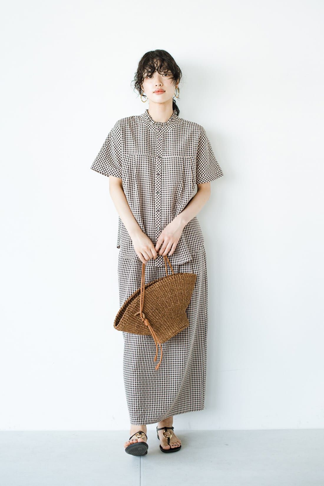 Real Stock|ｈａｃｏ！ 普段にも旅行にも ときめきや思い出を２段階上乗せするＴＷＯ−ＰＩＥＣＥ ｂｙ ＬＯＶＥ＆ＰＥＡＣＥ ＰＲＯＪＥＣＴ〈ベージュ〉