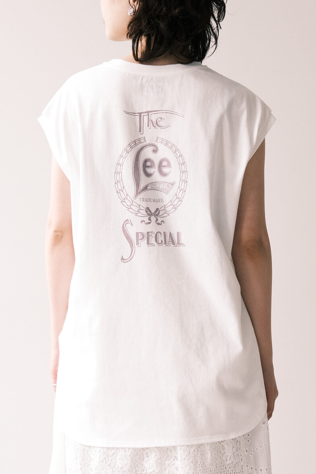 Real Stock|MEDE19F 〈SELECT〉 Lee　プリントスリーブレスTEE