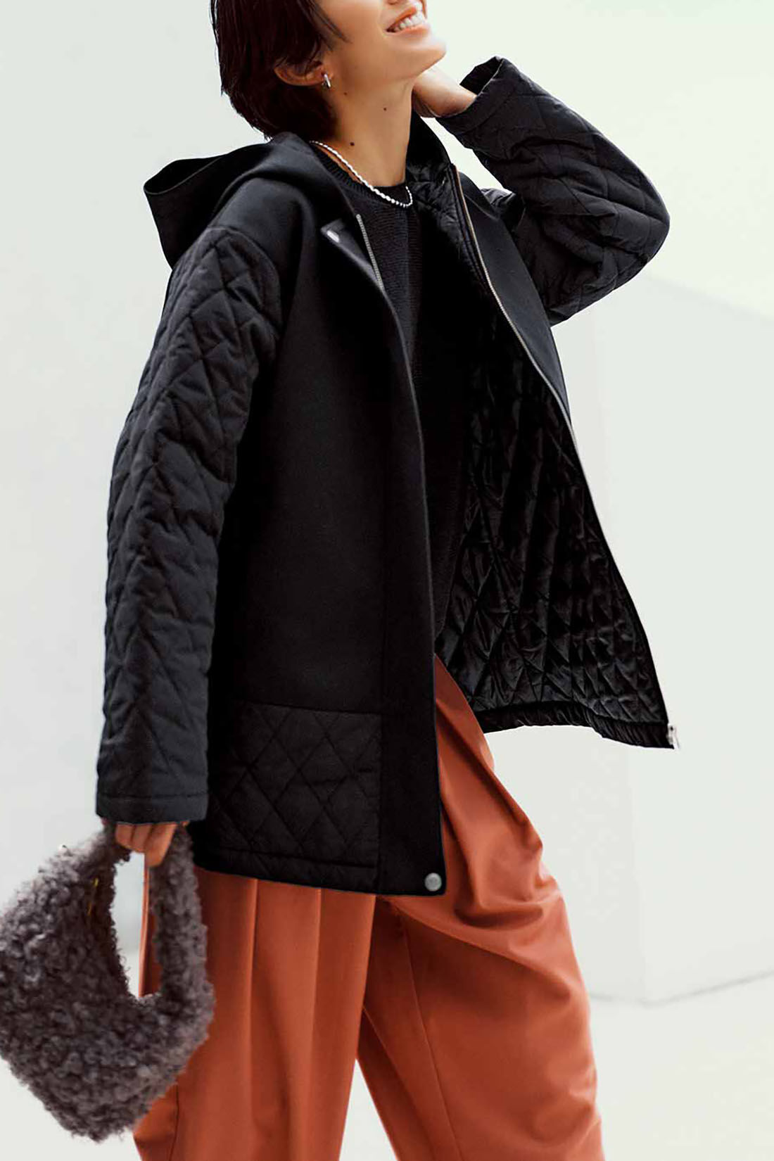 Real Stock|IEDIT[イディット]　すっきり着られるダンボール素材&times;キルティングの上品切り替えコート〈ブラック〉