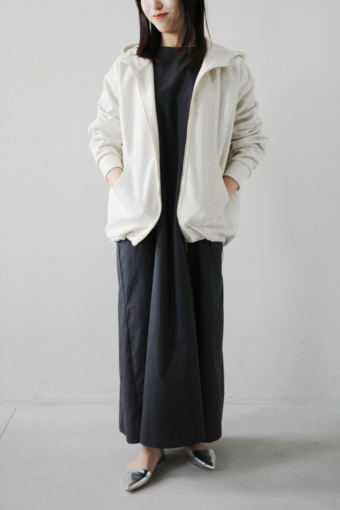 Real Stock| 【3～10日でお届け】リブ　イン　コンフォート　はまじとコラボ　コート代わりにサクッと着られるボリュームフードパーカー〈オートミール〉