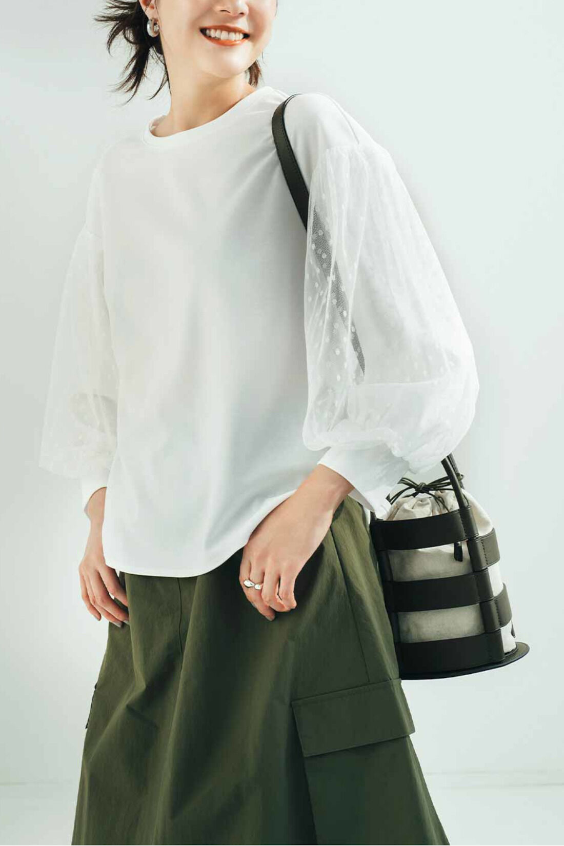 Real Stock|IEDIT[イディット]　袖チュール重ねのカットソージョーゼットトップス〈ホワイト〉