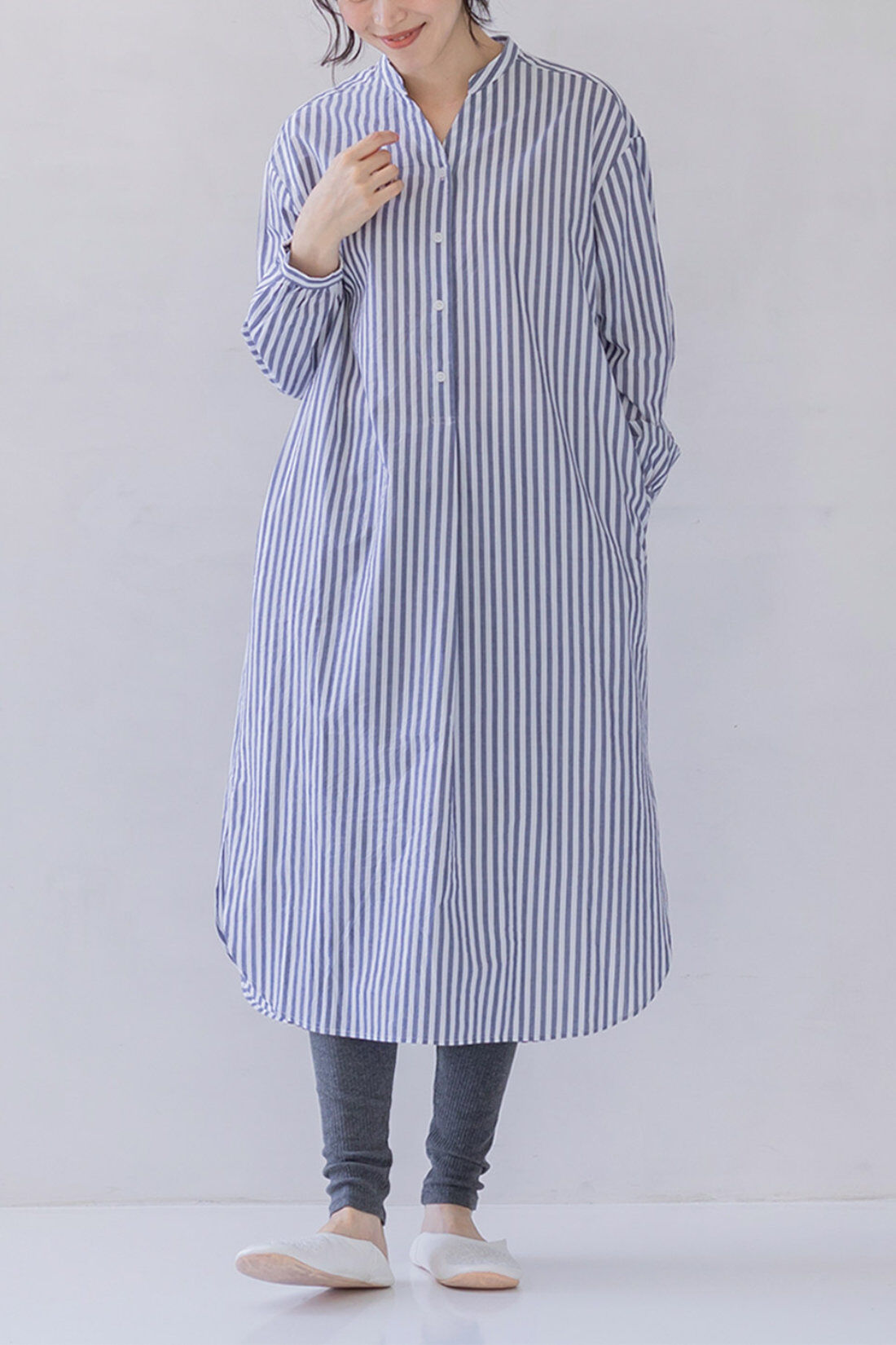 Real Stock|【3〜10日でお届け】Moredde　マタニティから産後も使える　ママによりそうワンピースパジャマ〈ブルーストライプ〉