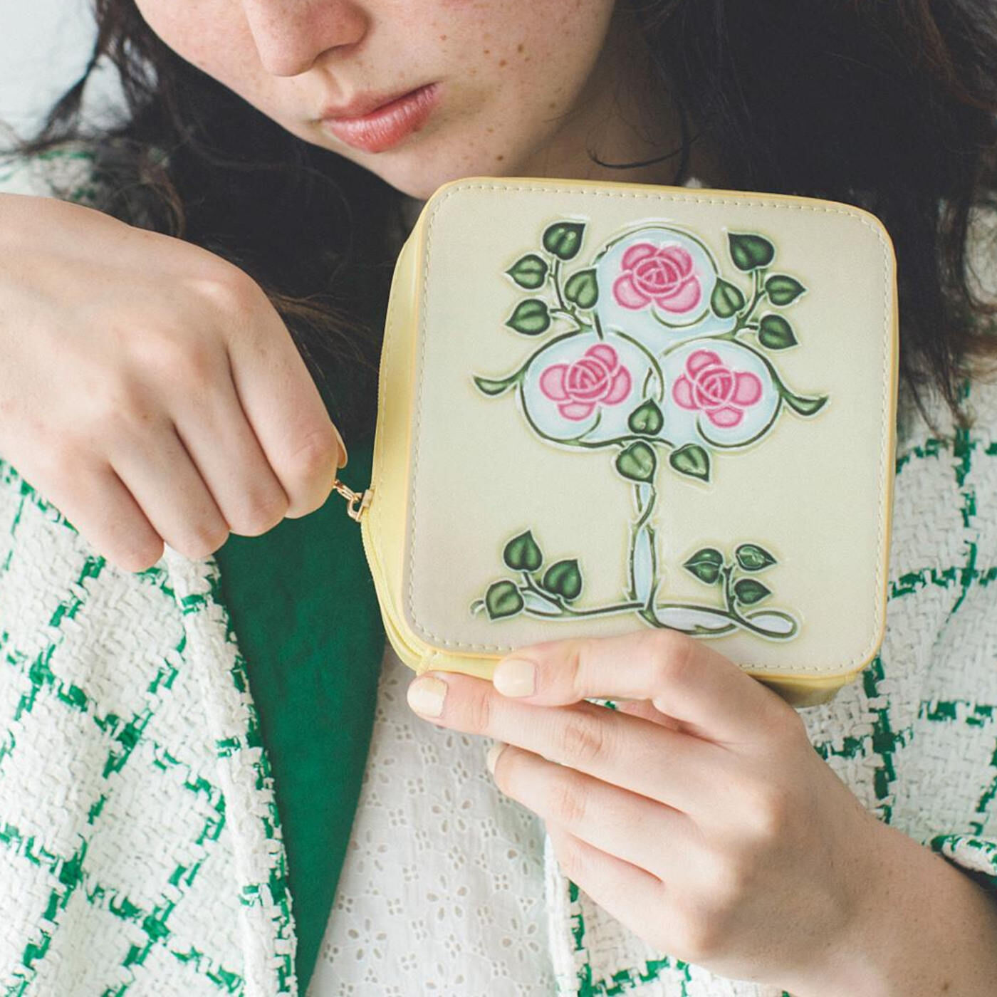 Real Stock|『世界のタイル博物館』和製マジョリカタイル模様のスクエアポーチ