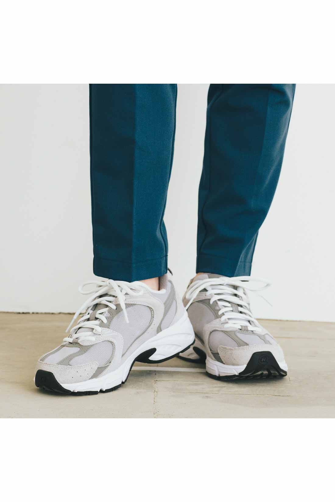 Real Stock|リブ イン コンフォート　オンでもオフでも週7活躍！ きれいだねパンツ〈テーパード〉〈ベージュ〉|美脚の王道テーパードを、こだわりの九分丈で新鮮に。抜け感のある大人っぽい足もとを演出。　※お届けするカラーとは異なります。