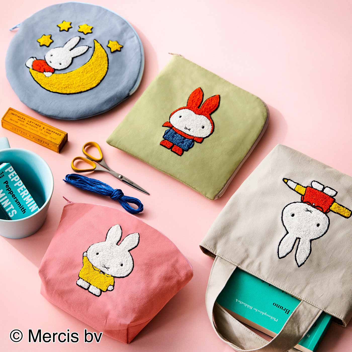 Real Stock|クチュリエ&times;ミッフィー 夢中で刺し埋めたい もこもこ刺しゅうポーチ|※これは参考画像です。