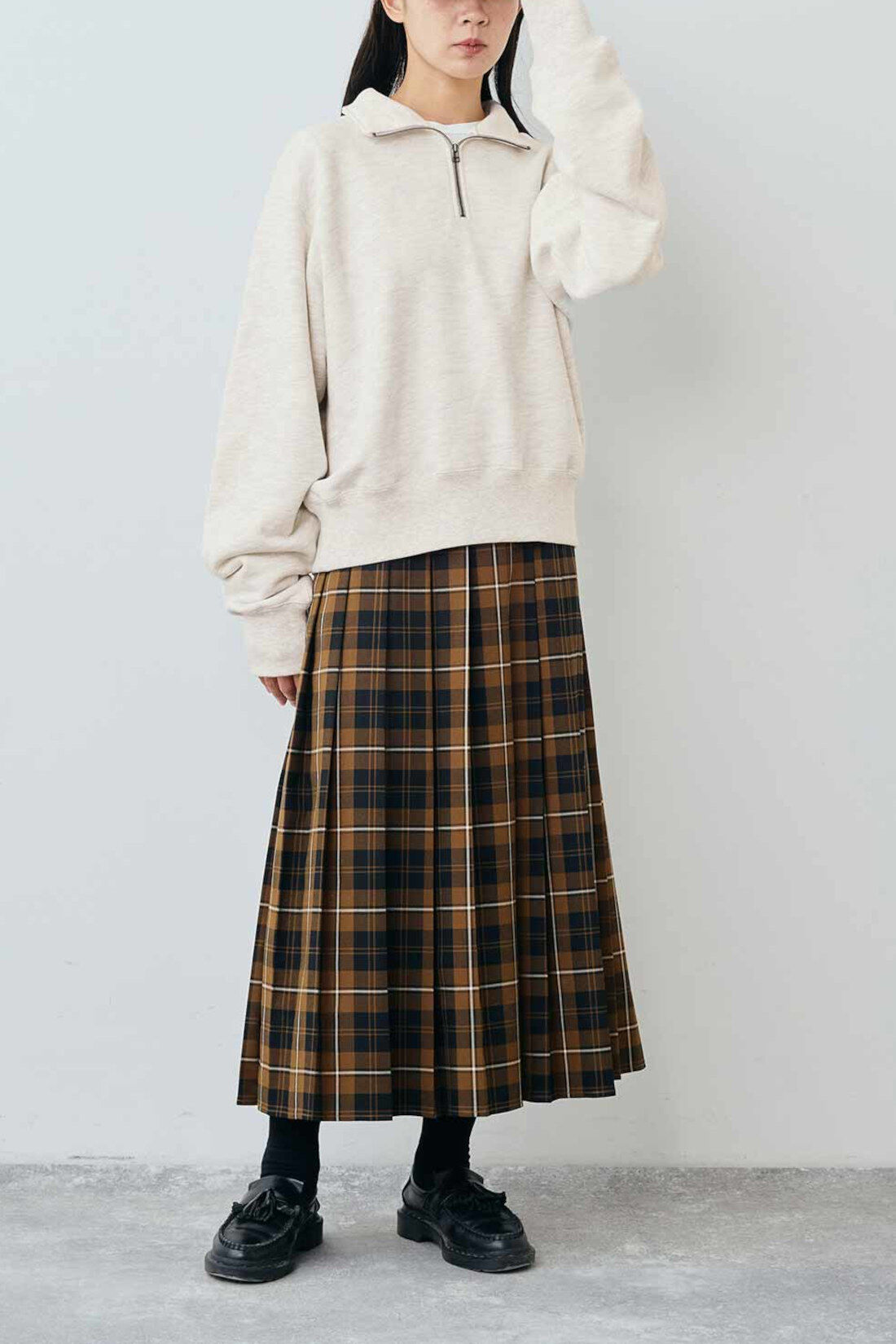 Real Stock|THREE FIFTY STANDARD　Peter MacArthur ブラウンチェックのプリーツスカート|モデル身長：163cm　着用サイズ：M