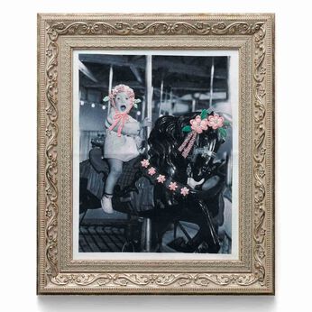 Real Stock | モノクロの世界に花を刺しゅうするフォトアート