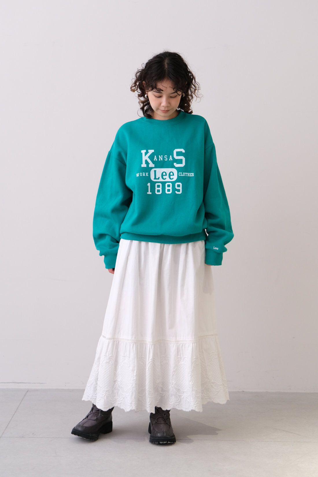 Real Stock|MEDE19F 〈SELECT〉【LEE】COLORFULL SWEAT|〈グリーン〉モデル身長：157cm