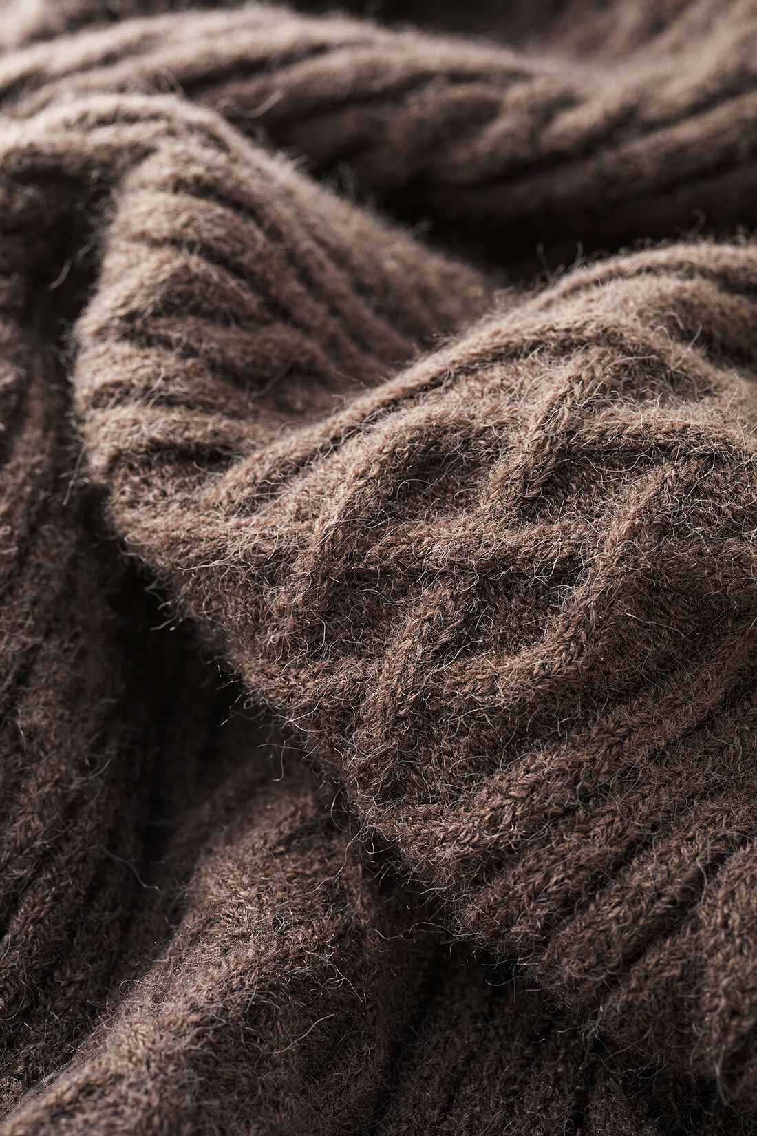 Real Stock|リブ イン コンフォート　くぼっち★とコラボ 上品ケーブル編みニットトップス＆スカートセットアップ〈チョコレートブラウン〉