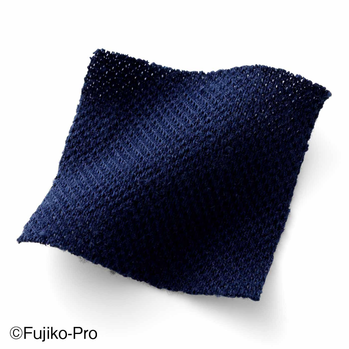 Real Stock|ドラえもん すらりきれい見え♪ 大人の上品かのこポロ衿ワンピース〈吸水速乾〉|表面にニュアンスのある綿混カットソーのかのこ素材に吸水速乾加工をほどこしました。