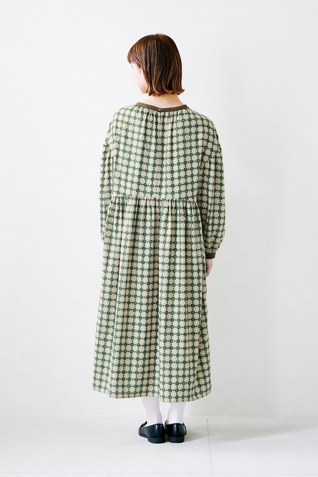 Real Stock|『世界のタイル博物館』和製マジョリカタイルのふんわりワンピース〈グリーン〉|モデル身長：162cm　着用Mサイズ