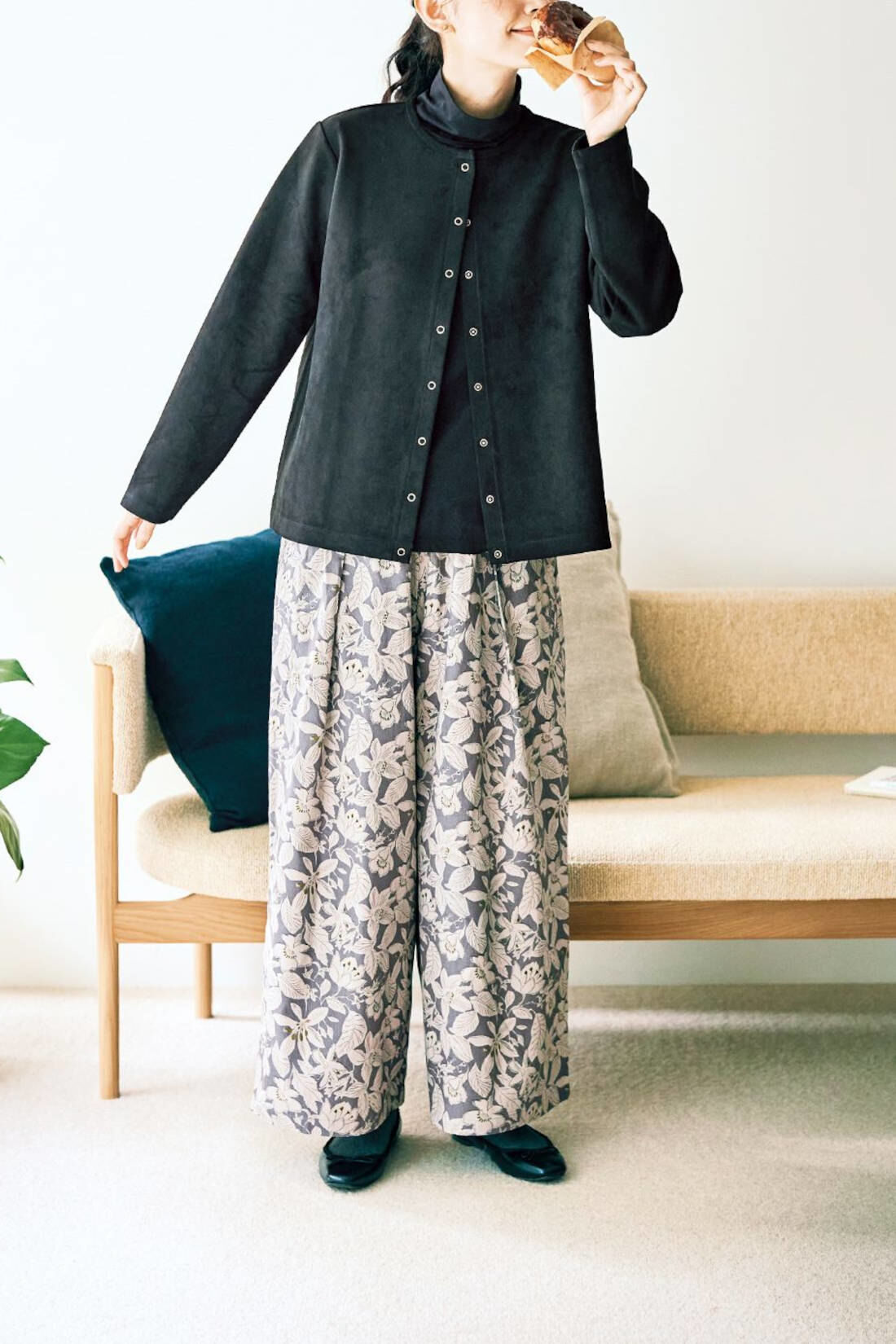 Real Stock|ａｎｄ　ｍｙｅｒａ　花まみれタックパンツ