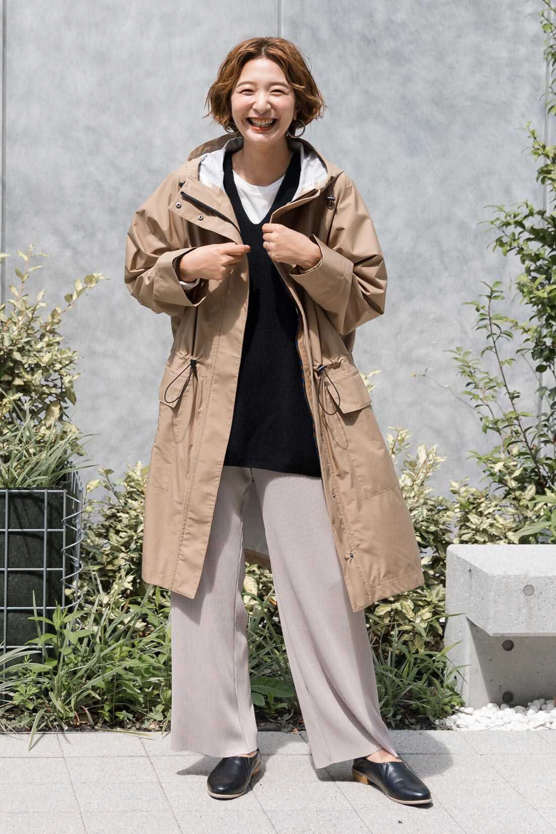 Real Stock|【3～10日でお届け】Moredde　マタニティから産後も使える　ウエストクロス仕様のプリーツパンツ〈アッシュベージュ〉