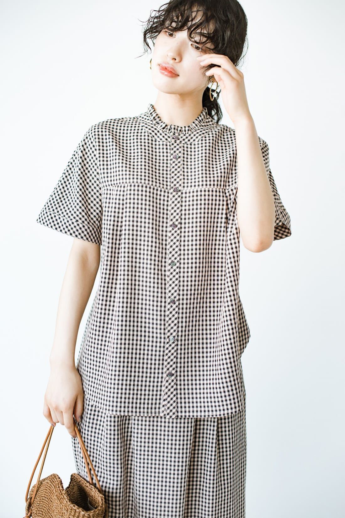 Real Stock|ｈａｃｏ！ 普段にも旅行にも ときめきや思い出を２段階上乗せするＴＷＯ−ＰＩＥＣＥ ｂｙ ＬＯＶＥ＆ＰＥＡＣＥ ＰＲＯＪＥＣＴ〈ベージュ〉
