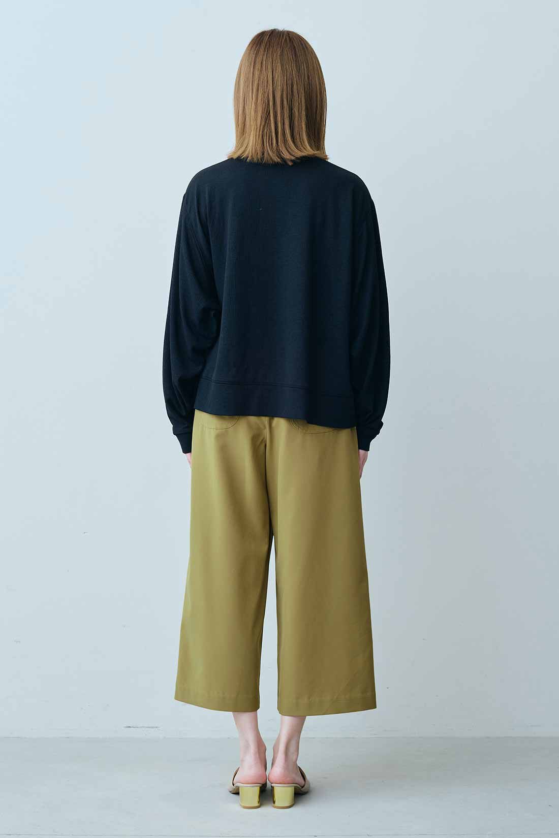 Real Stock|IEDIT[イディット]　UVカット・接触冷感・撥水（はっすい）加工がうれしい エアノビ涼やかきれい見えワイドパンツ〈カーキ〉|モデル身長：164cm　着用サイズ：M