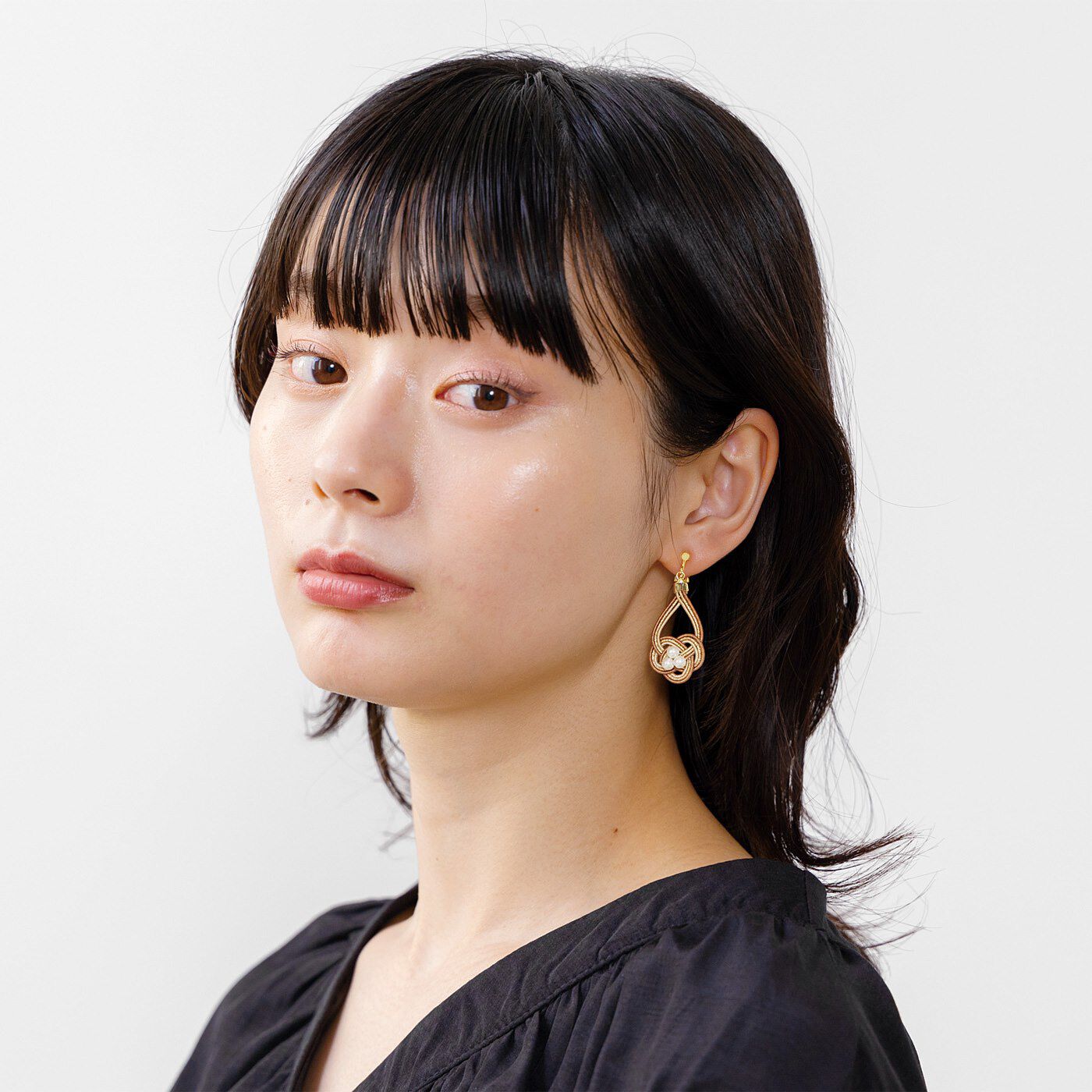 Real Stock|C.C.P　水引をていねいに結んだ　耳もとでゆらめく　あわじ結びのイヤアクセ〈赤〉|これは参考画像です。お届けするカラーとは異なります。