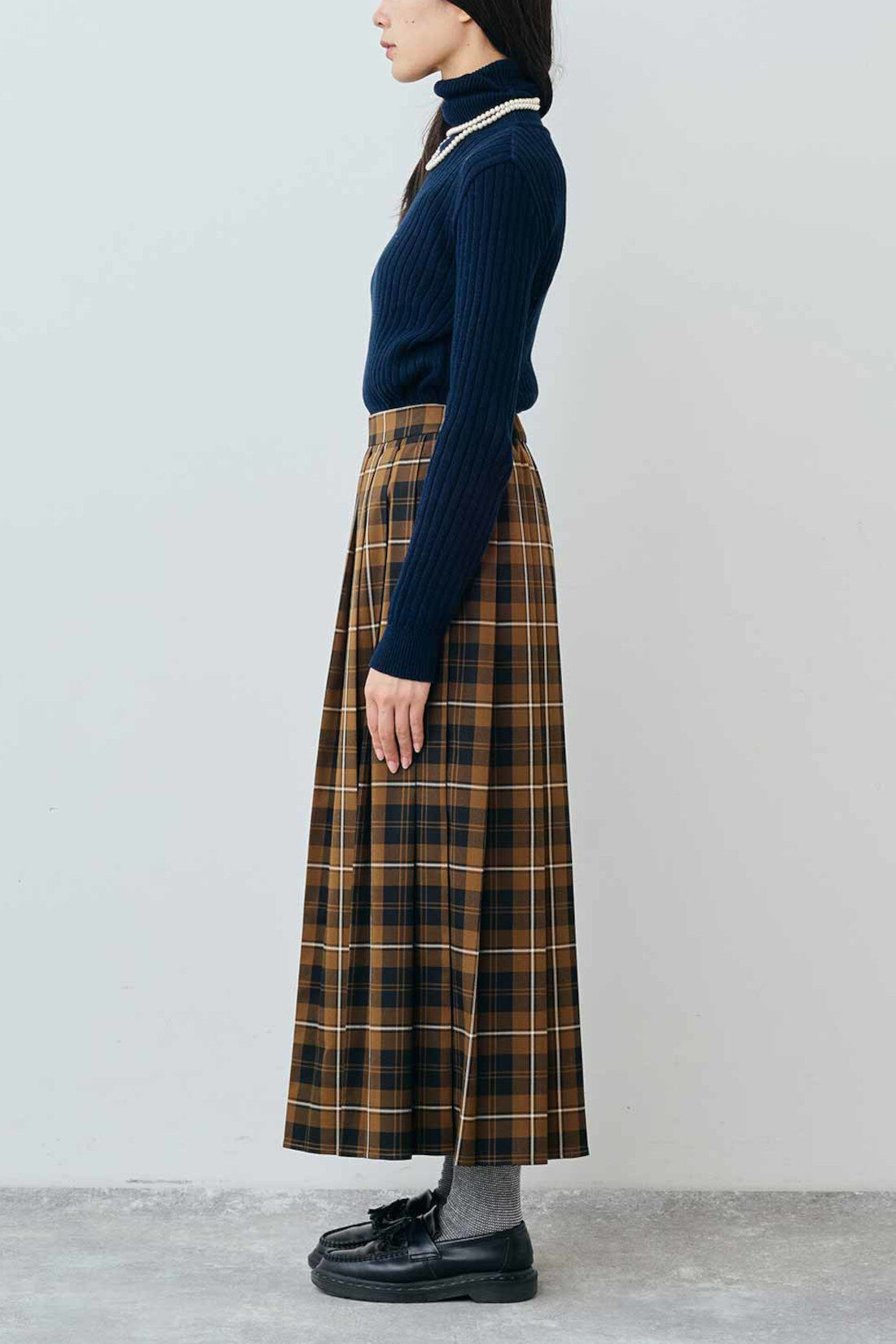 Real Stock|THREE FIFTY STANDARD　Peter MacArthur ブラウンチェックのプリーツスカート|モデル身長：163cm　着用サイズ：M