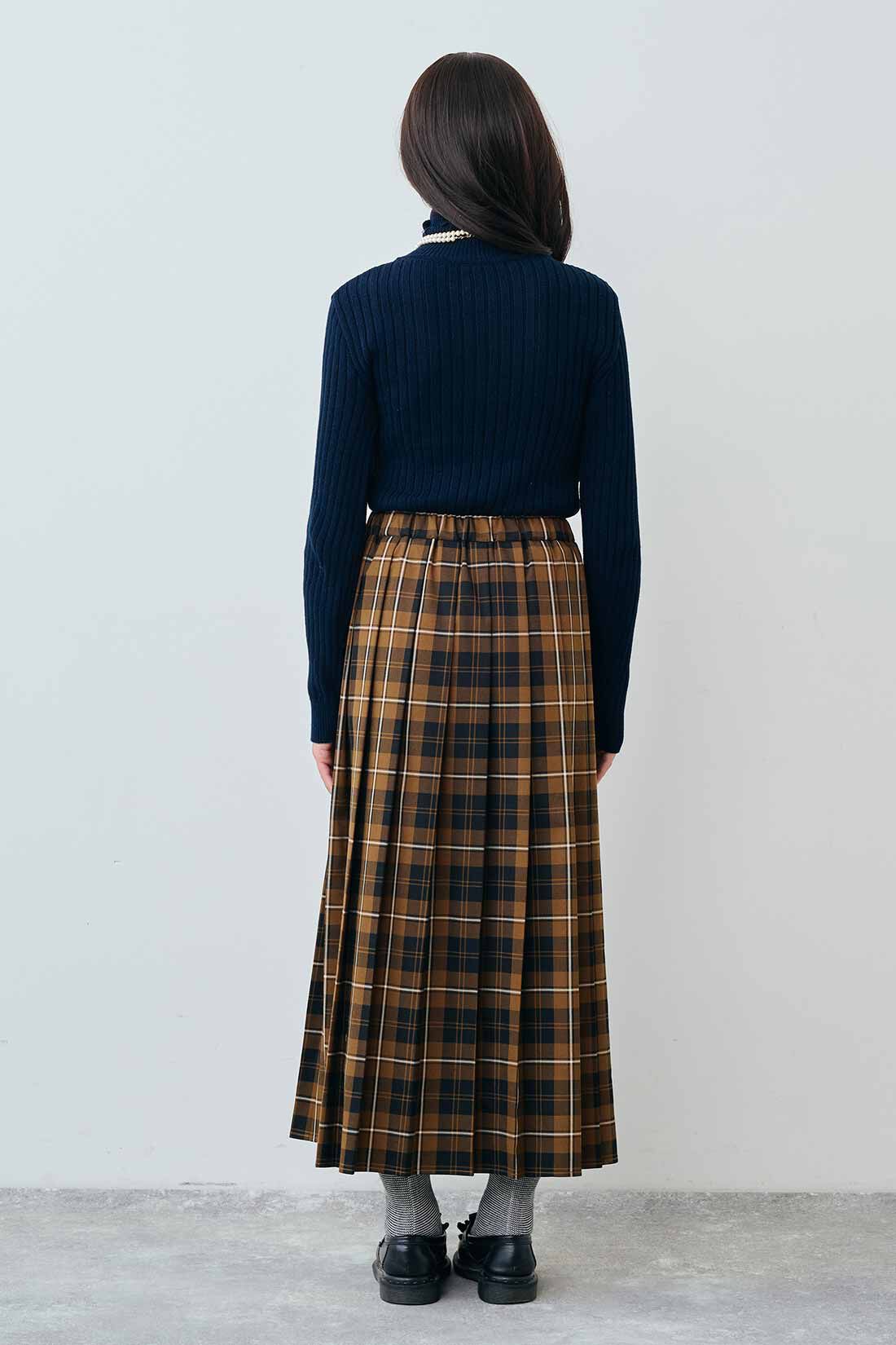 Real Stock|THREE FIFTY STANDARD　Peter MacArthur ブラウンチェックのプリーツスカート|モデル身長：163cm　着用サイズ：M