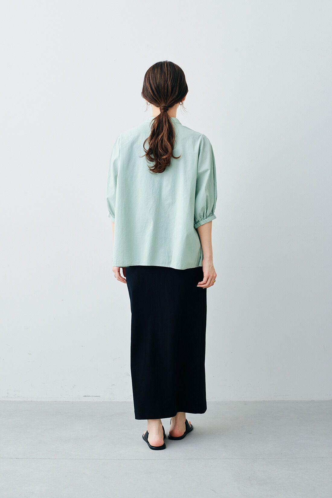 Sunny clouds so-co|サニークラウズ　シャーベットカラーのブラウス〈レディース〉マスカット|モデル身長：161cm　着用サイズ：M