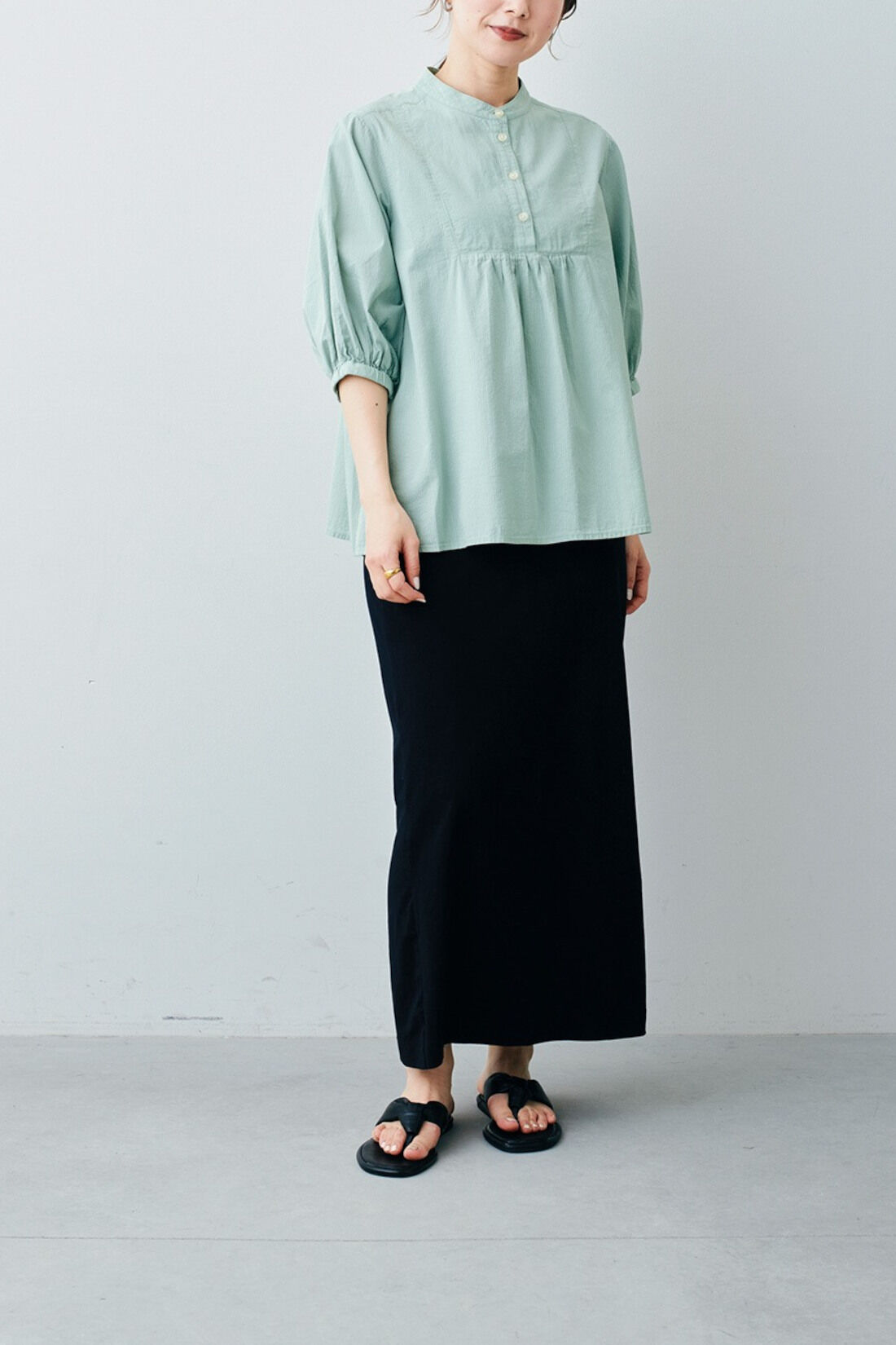 Sunny clouds so-co|サニークラウズ　シャーベットカラーのブラウス〈レディース〉マスカット|モデル身長：161cm　着用サイズ：M