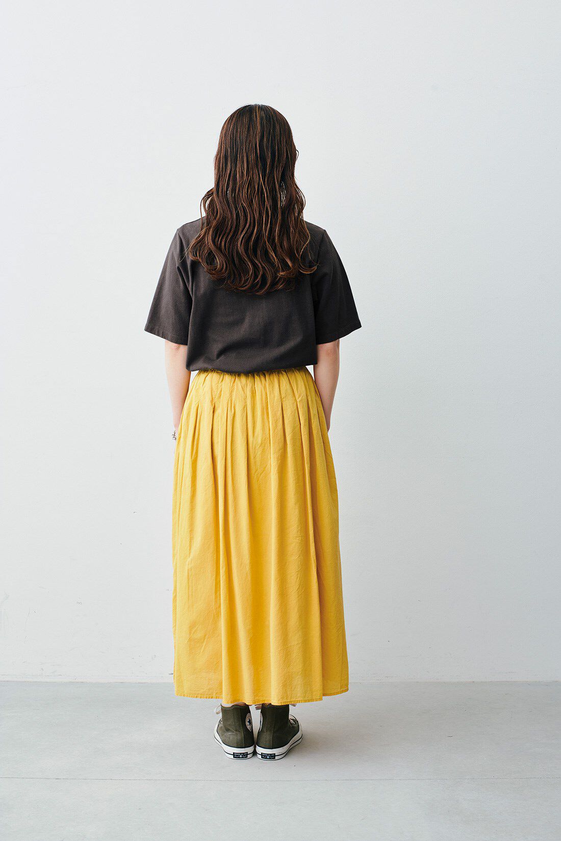Sunny clouds so-co|サニークラウズ　アイス好きなTシャツ〈レディース〉〈チャコール〉|モデル身長：161cm　着用サイズ：M
