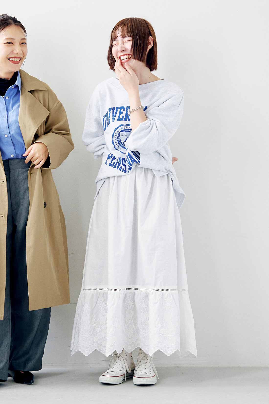 フェリシモコレクション|フェリシモプチ【低身長×多サイズ展開】スカラップ刺しゅうが華やかな ヴィンテージライクコットンスカート〈オフホワイト〉|ぺたんこ靴もOK。なぜならジャストサイズだから！