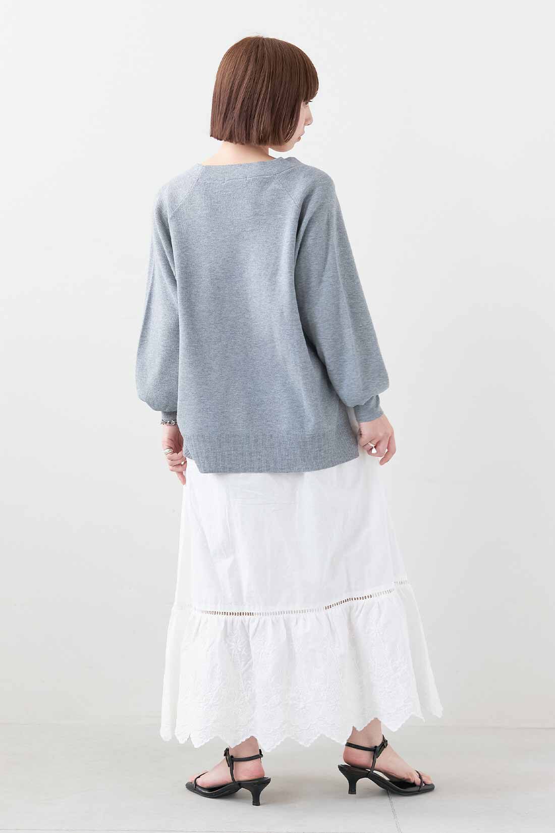 フェリシモコレクション|フェリシモプチ【低身長×多サイズ展開】スカラップ刺しゅうが華やかな ヴィンテージライクコットンスカート〈オフホワイト〉|モデル身長：150cm　着用サイズ：SP